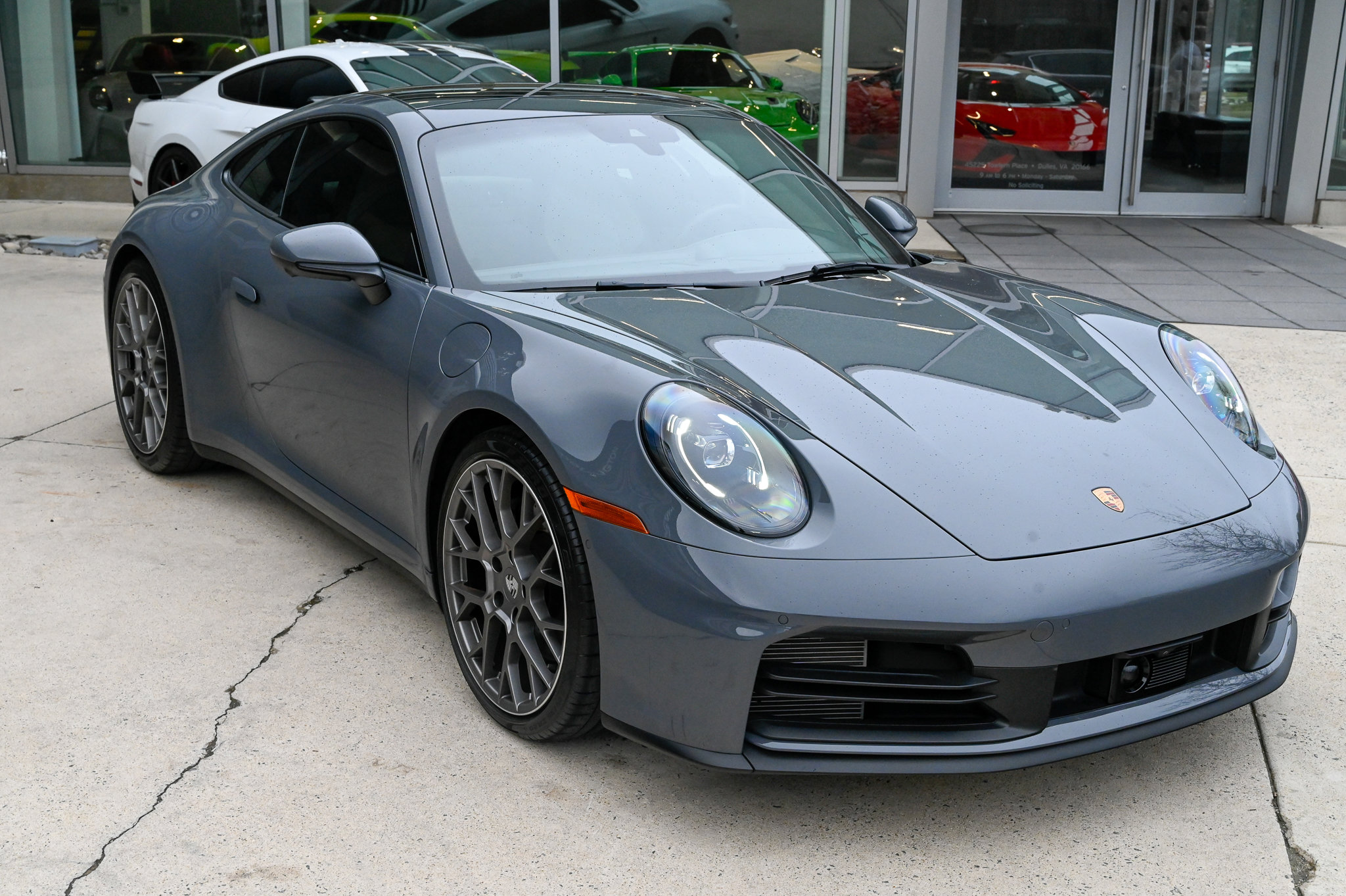 Used 2025 Porsche 911 Carrera image 3