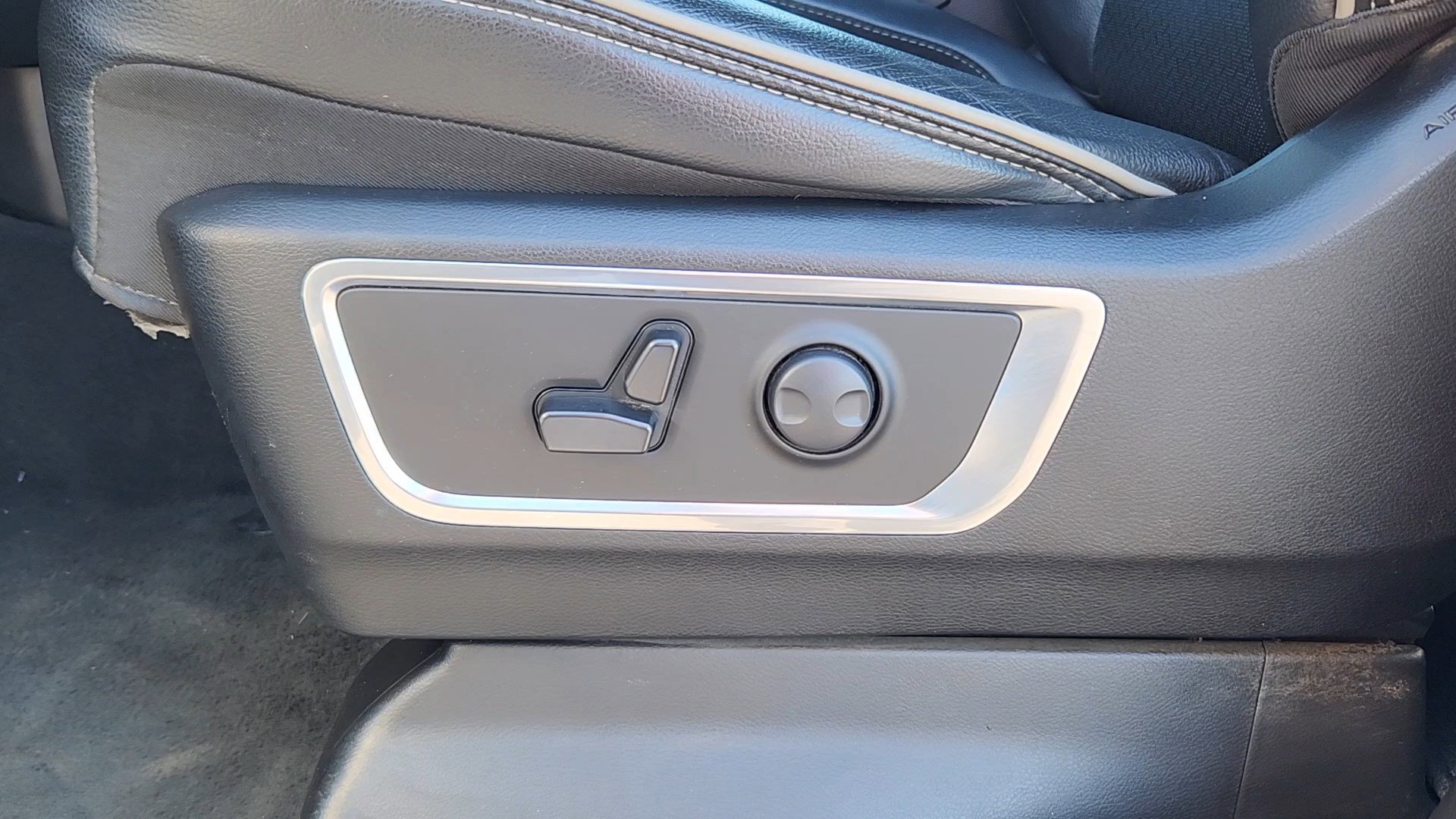 Used 2024 RAM 1500 Laramie image 9