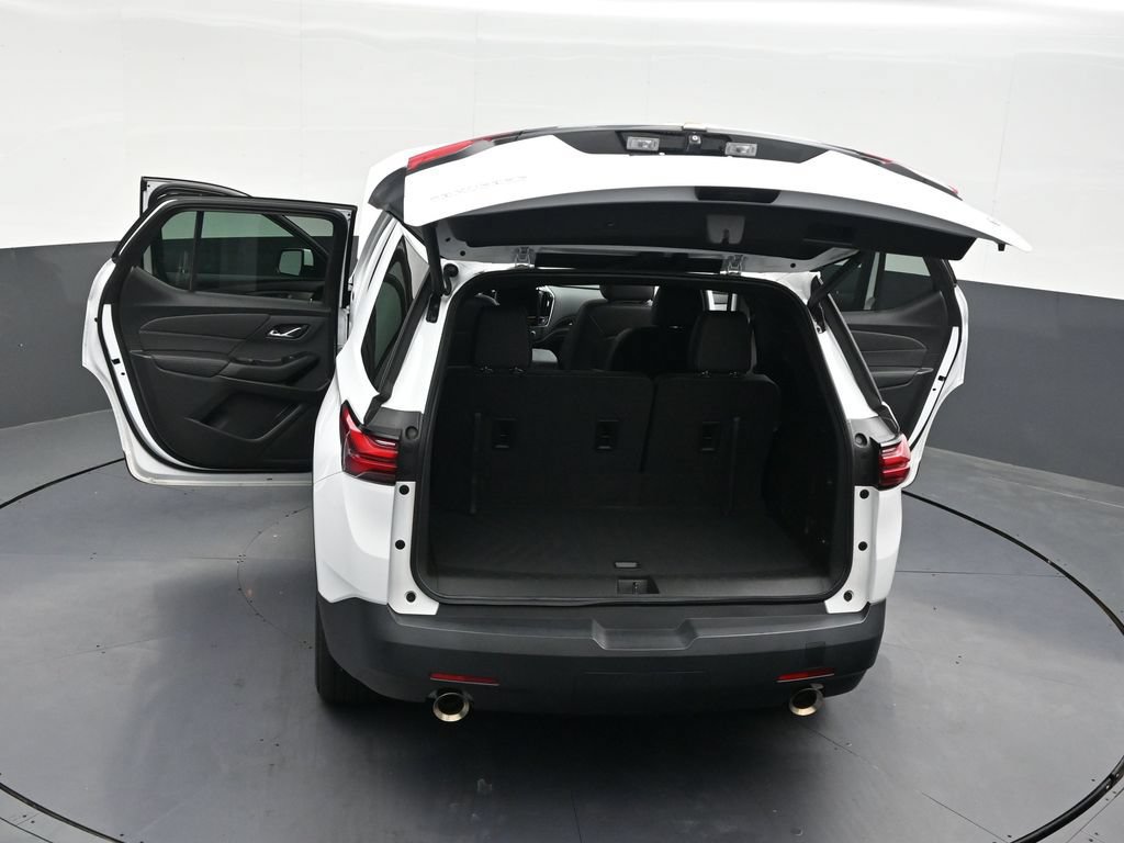 Used 2023 Chevrolet Traverse LT FWD image 36