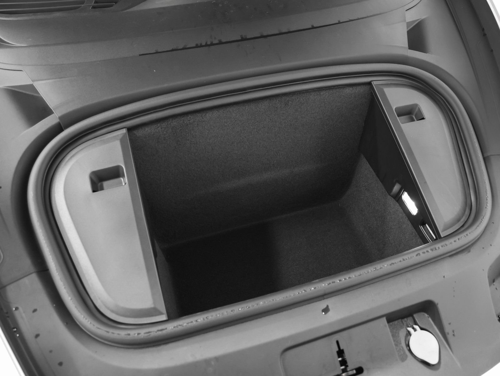 New 2026 Porsche Taycan image 22