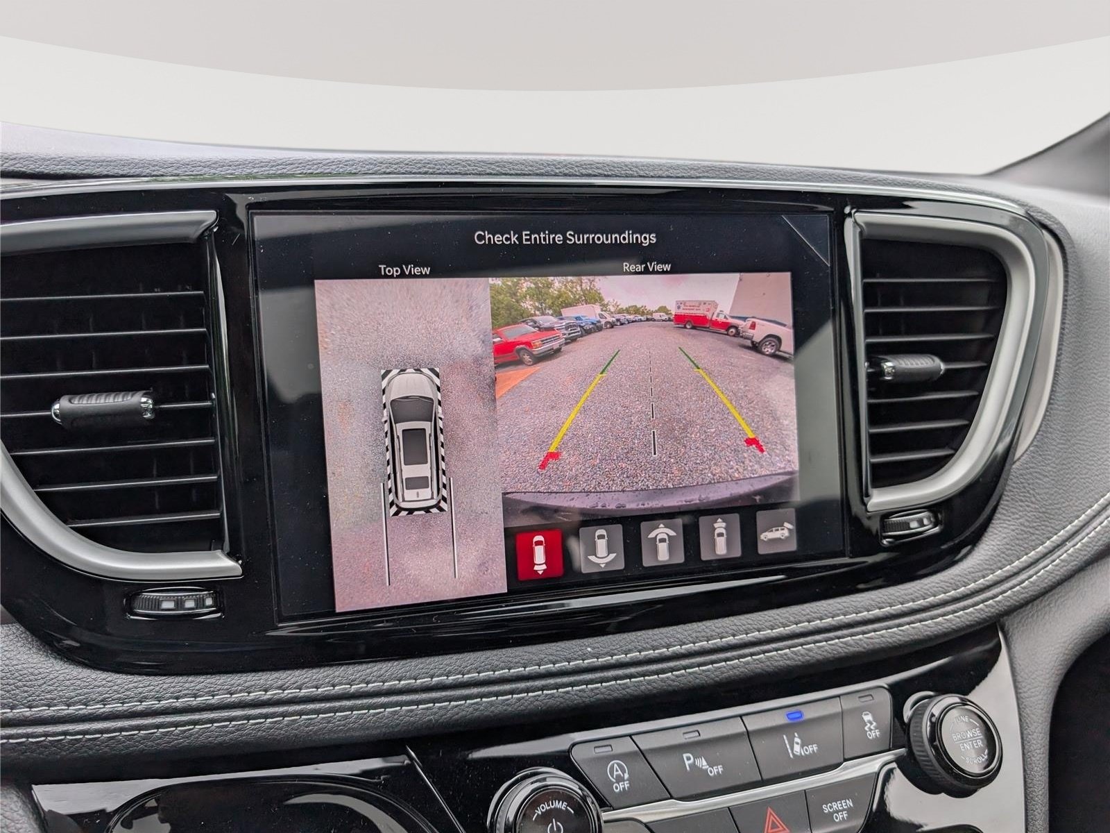 New 2027 Chrysler Pacifica Limited FWD image 26