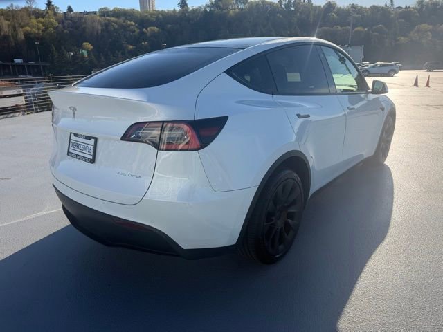 Used 2021 Tesla Model Y Long Range image 3