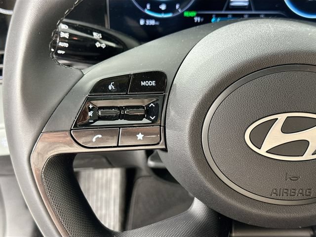 Used 2025 Hyundai Elantra Limited FWD image 24