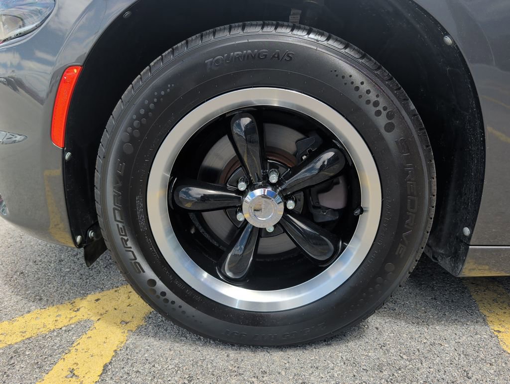 Used 2019 Dodge Charger SXT w/ Leather Interior Group RWD image 4
