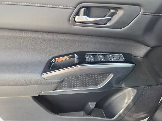 New 2026 Nissan Pathfinder SL FWD image 22