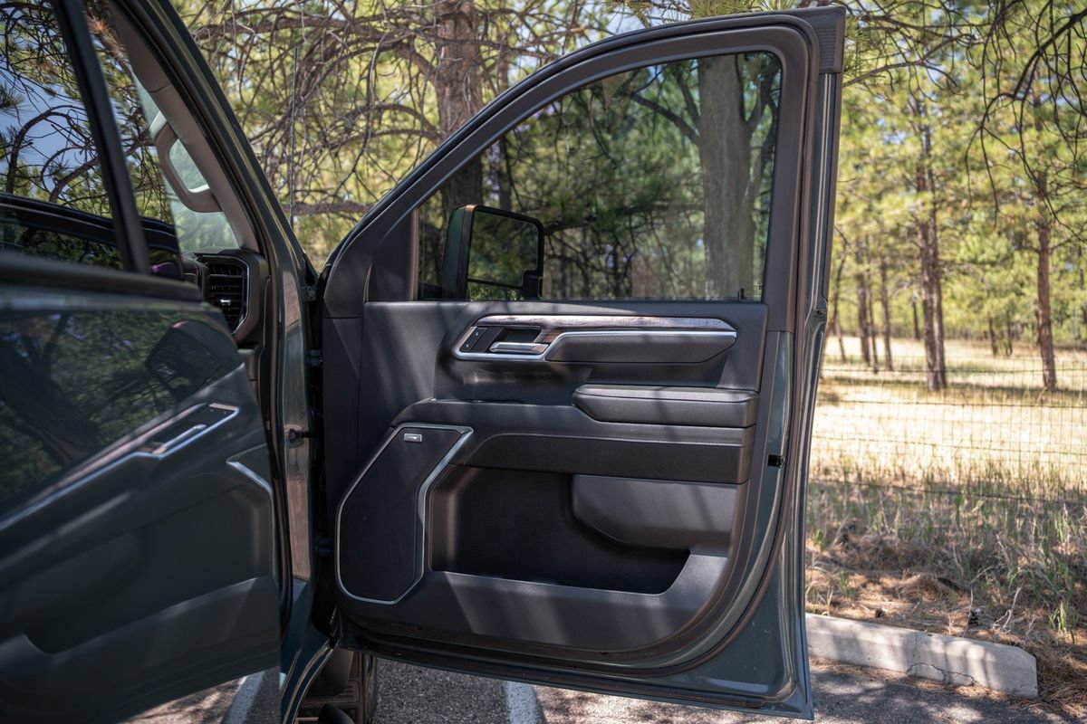 Used 2025 Chevrolet Silverado 3500 LTZ w/ LTZ Plus Package AWD/4WD image 30