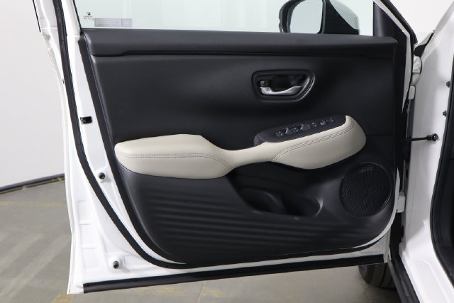 Used 2023 Honda HR-V LX image 18