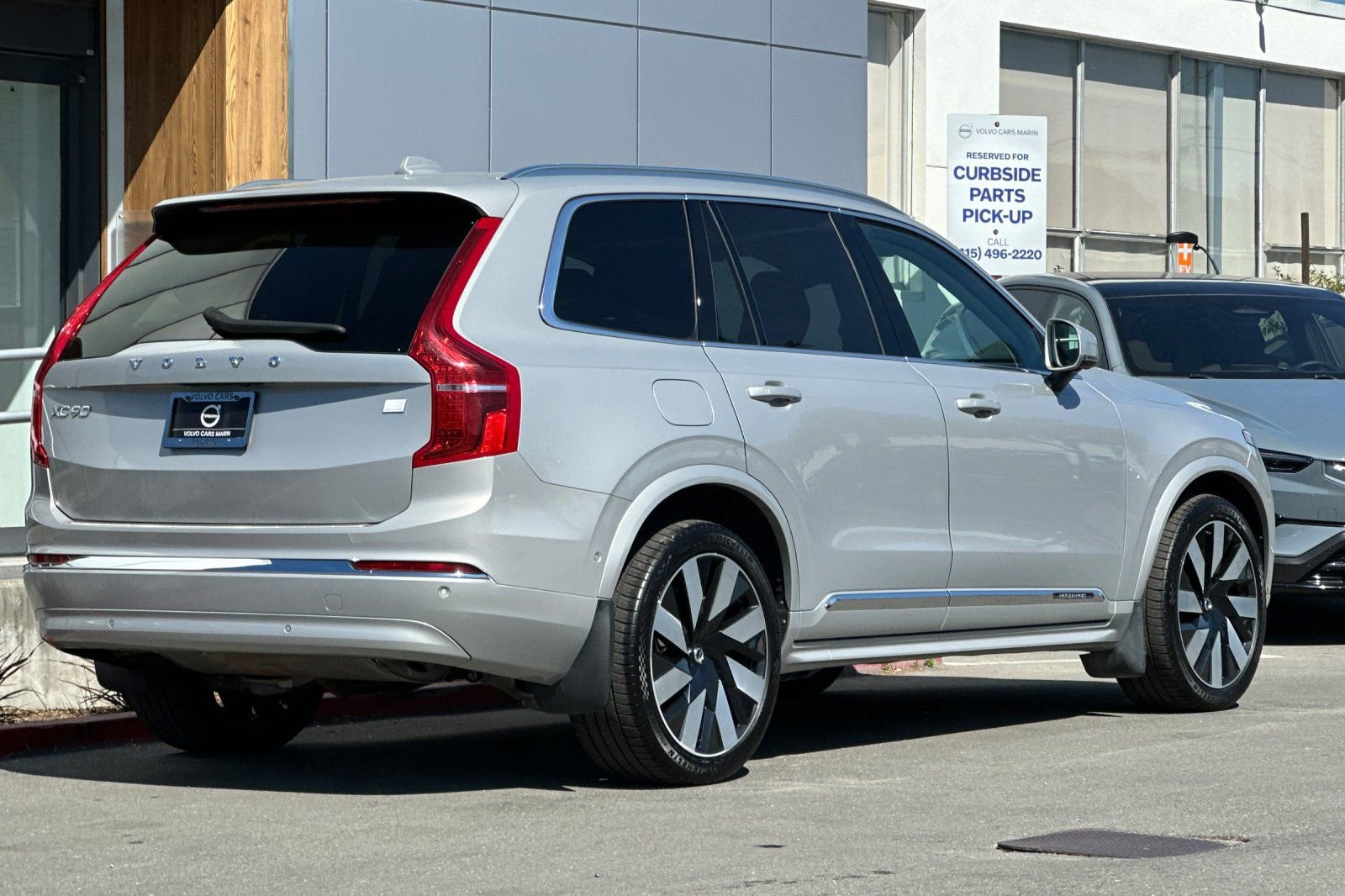 Used 2024 Volvo XC90 T8 Ultimate w/ Protection Package image 2