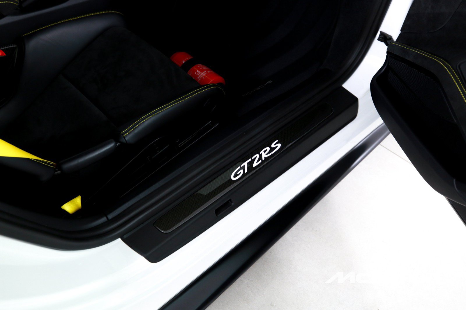 Used 2018 Porsche 911 GT2 RS w/ Weissach Package RWD image 22