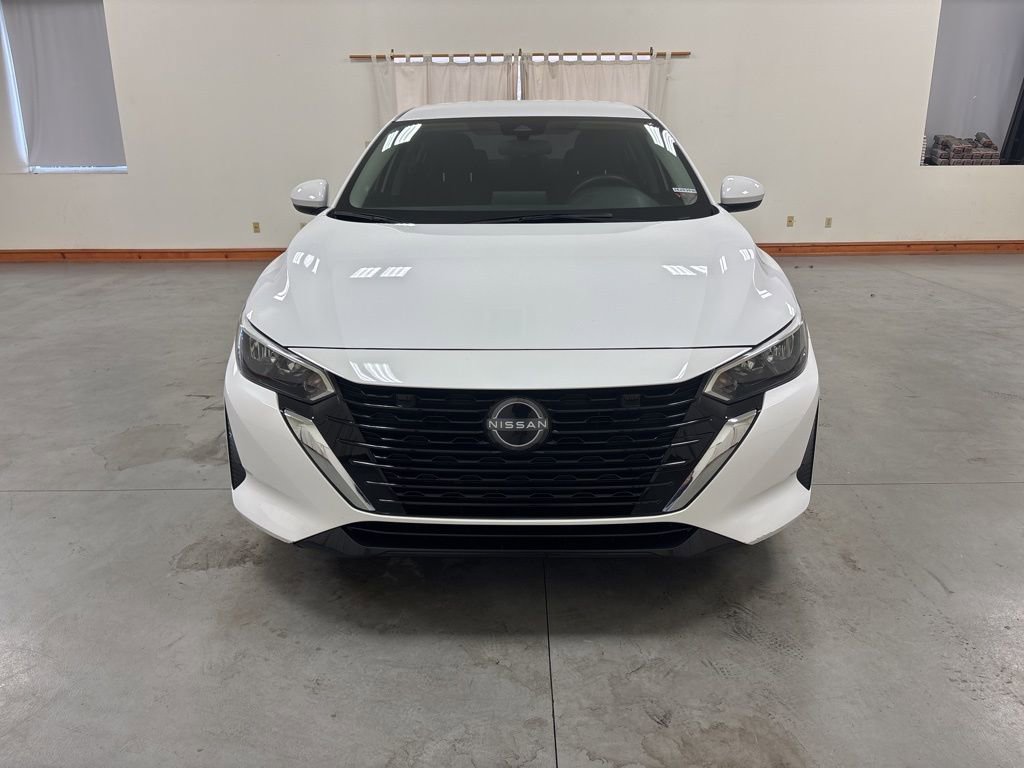 Used 2024 Nissan Sentra SV image 3