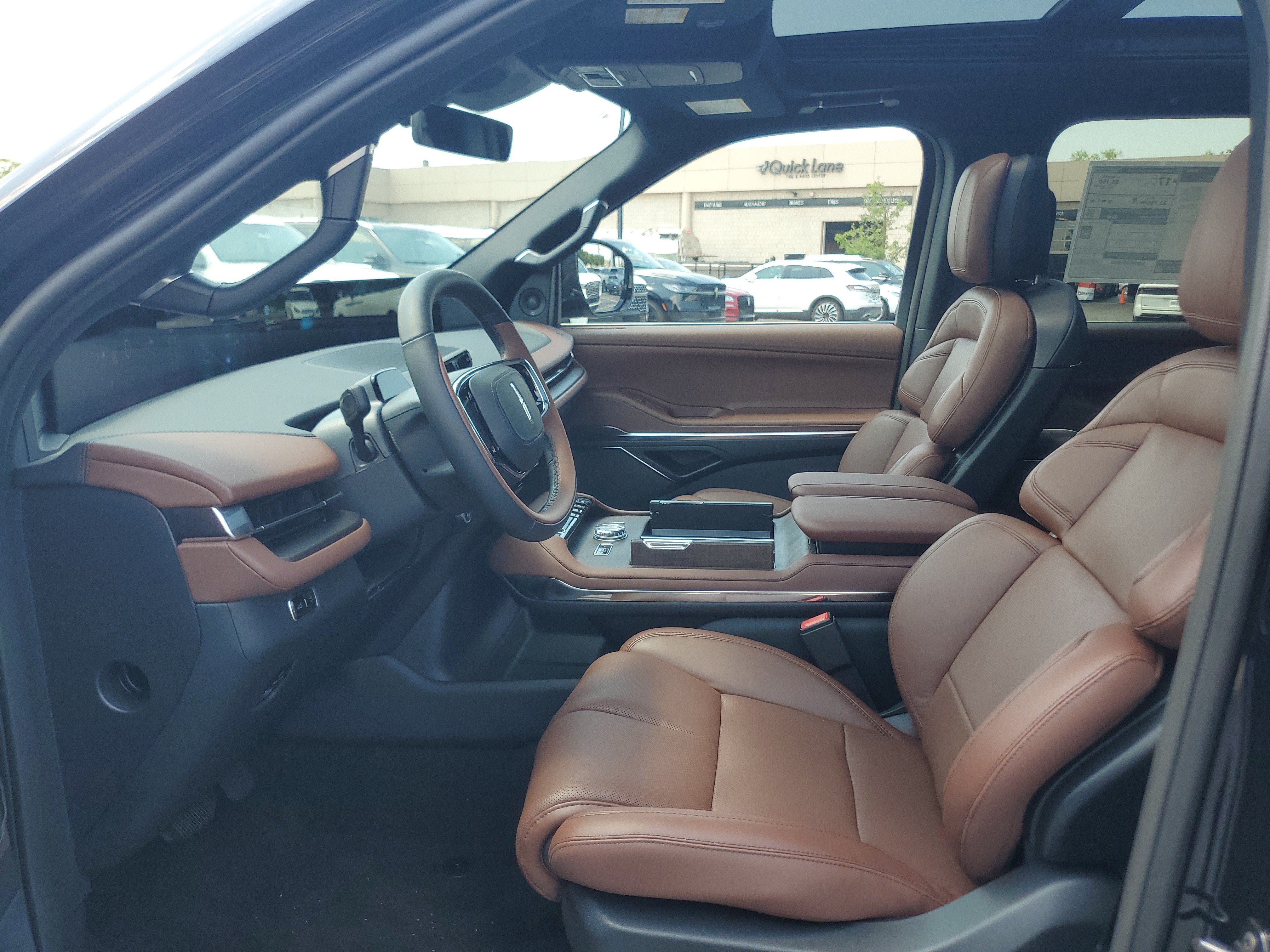 New 2027 Lincoln Navigator Reserve AWD/4WD image 12