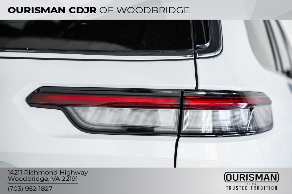 Used 2024 Jeep Grand Cherokee L Limited image 7