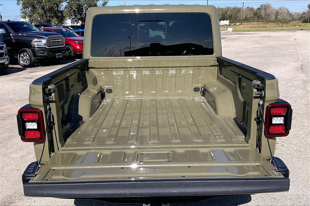 Used 2025 Jeep Gladiator Mojave image 38