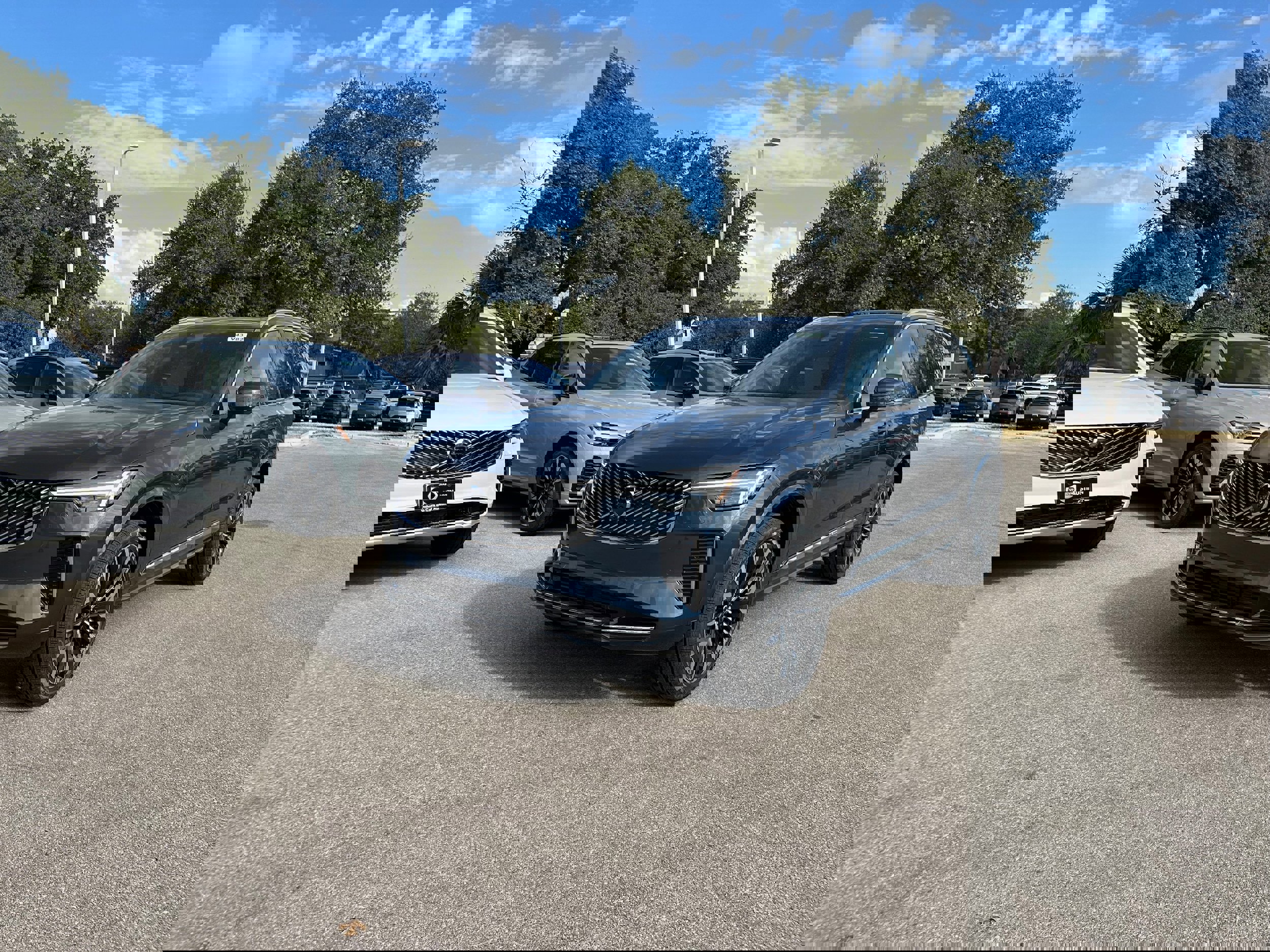 New 2026 Volvo XC90 B6 Plus w/ Protection Package Premier image 2