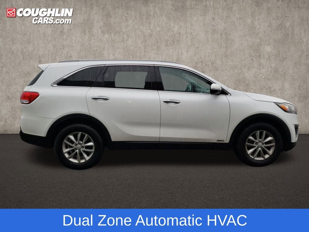 Used 2017 Kia Sorento LX w/ LX Convenience Package image 10