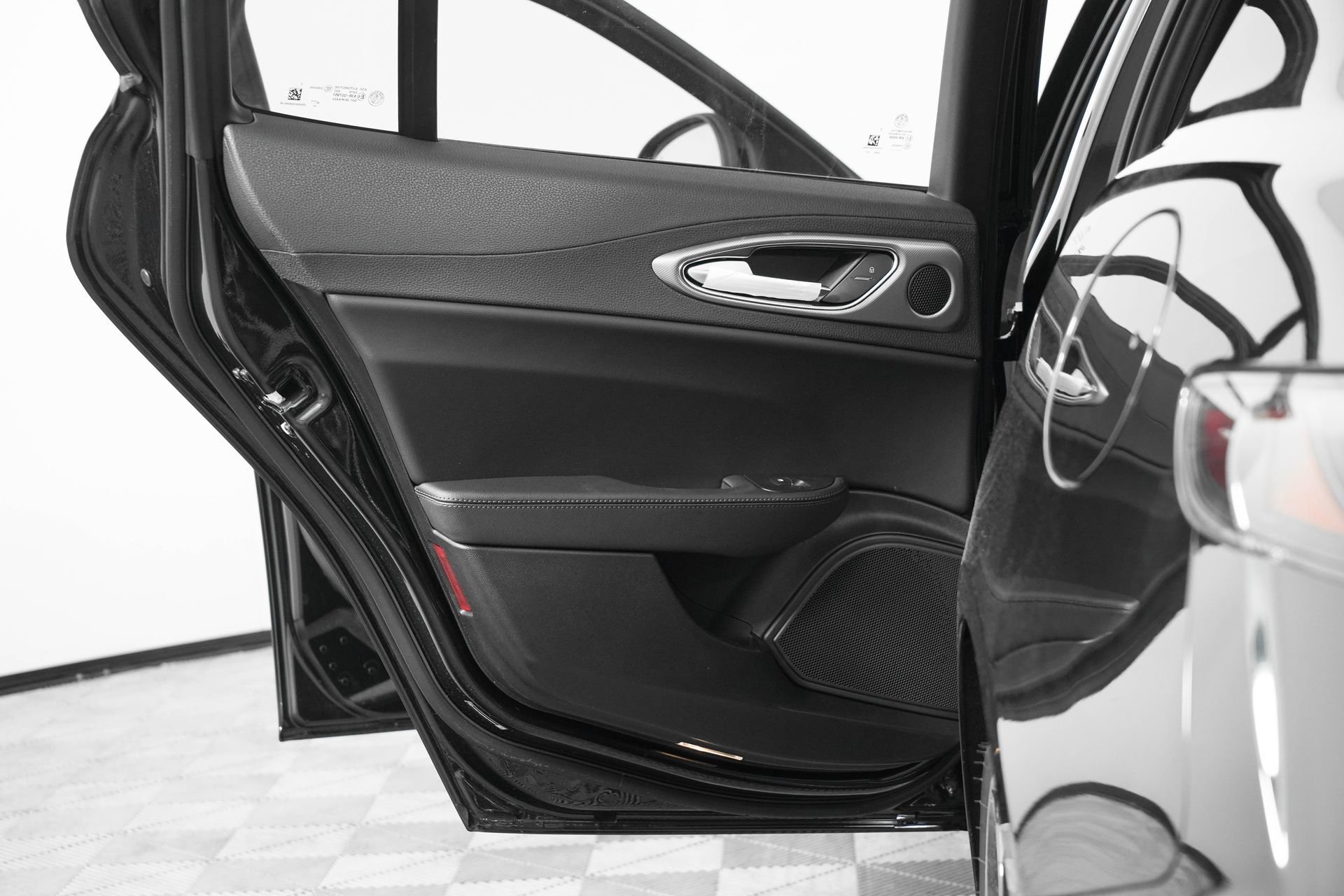 New 2025 Alfa Romeo Giulia w/ Driving Assist Package RWD image 16