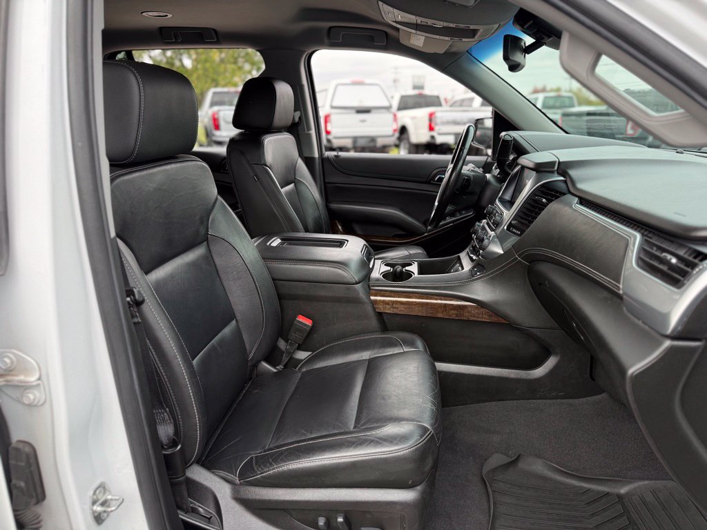 Used 2019 Chevrolet Tahoe LT w/ Luxury Package AWD/4WD image 11