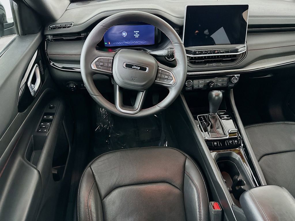 Certified 2025 Jeep Compass Trailhawk w/ Trailhawk Elite Group image 33