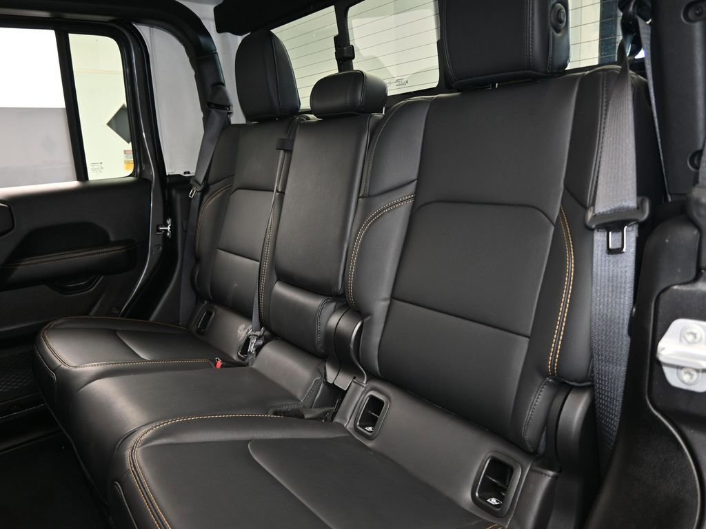 Used 2024 Jeep Gladiator Sport w/ Premium Package image 35