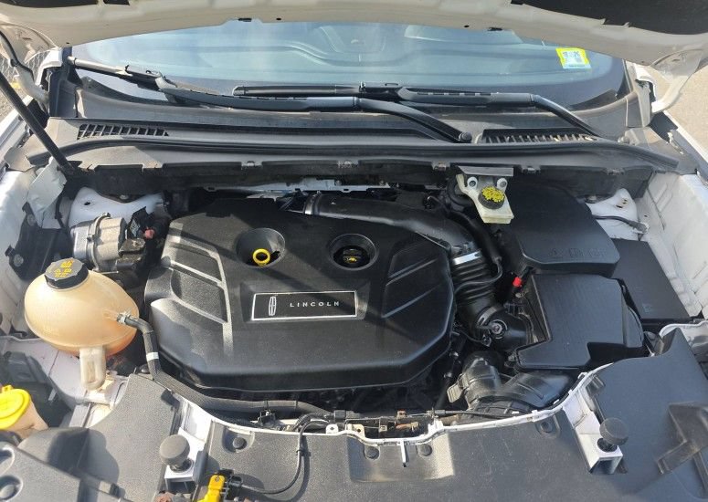 Used 2018 Lincoln MKC Reserve w/ Lincoln MKC Climate Package AWD/4WD image 12