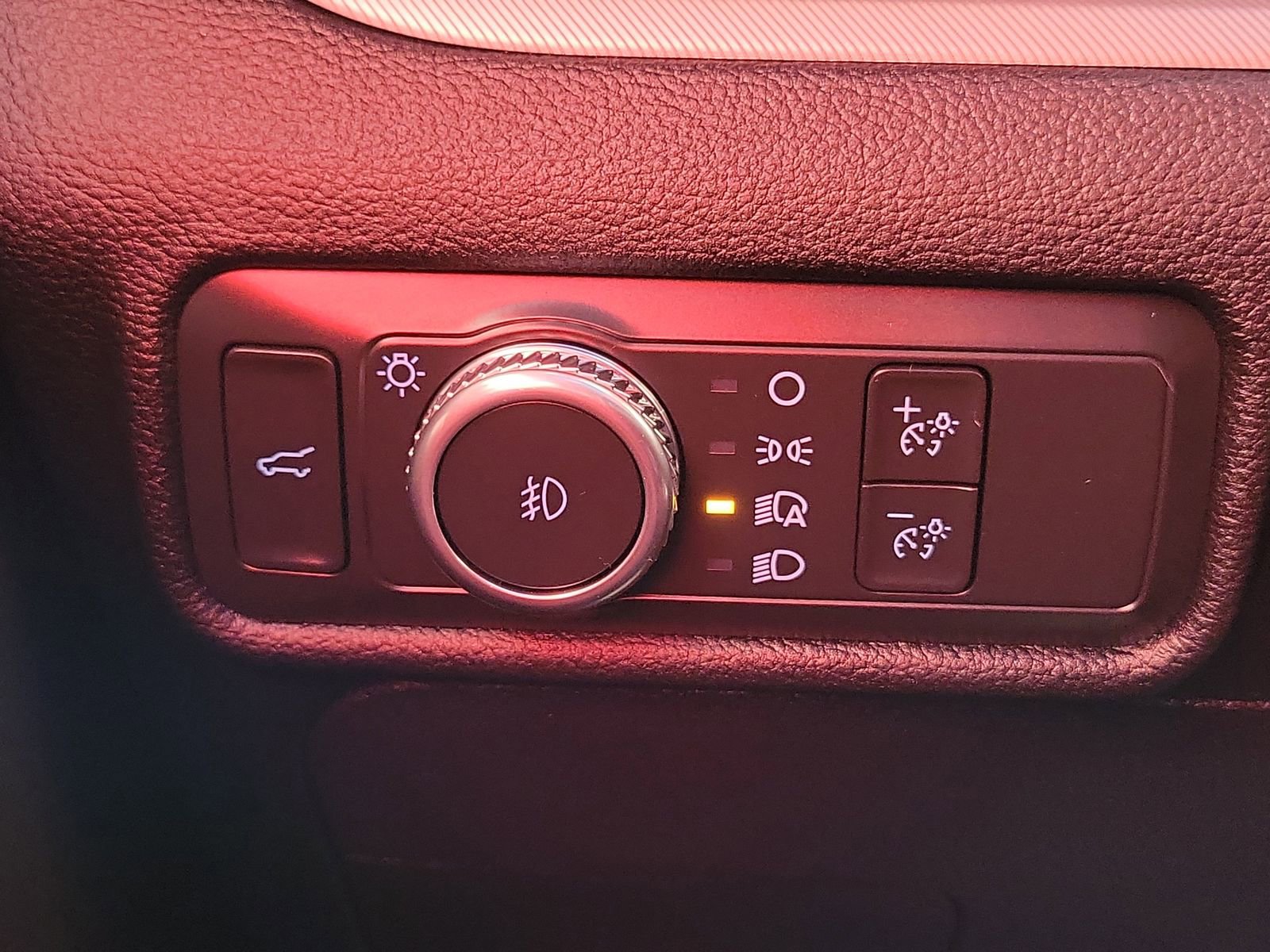 Used 2022 Ford Explorer XLT w/ Equipment Group 202A image 20