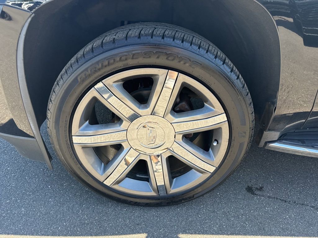 Used 2018 Cadillac Escalade Premium Luxury AWD/4WD image 38