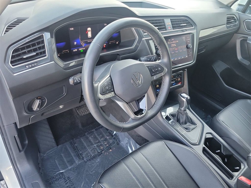 Used 2022 Volkswagen Tiguan SE image 25