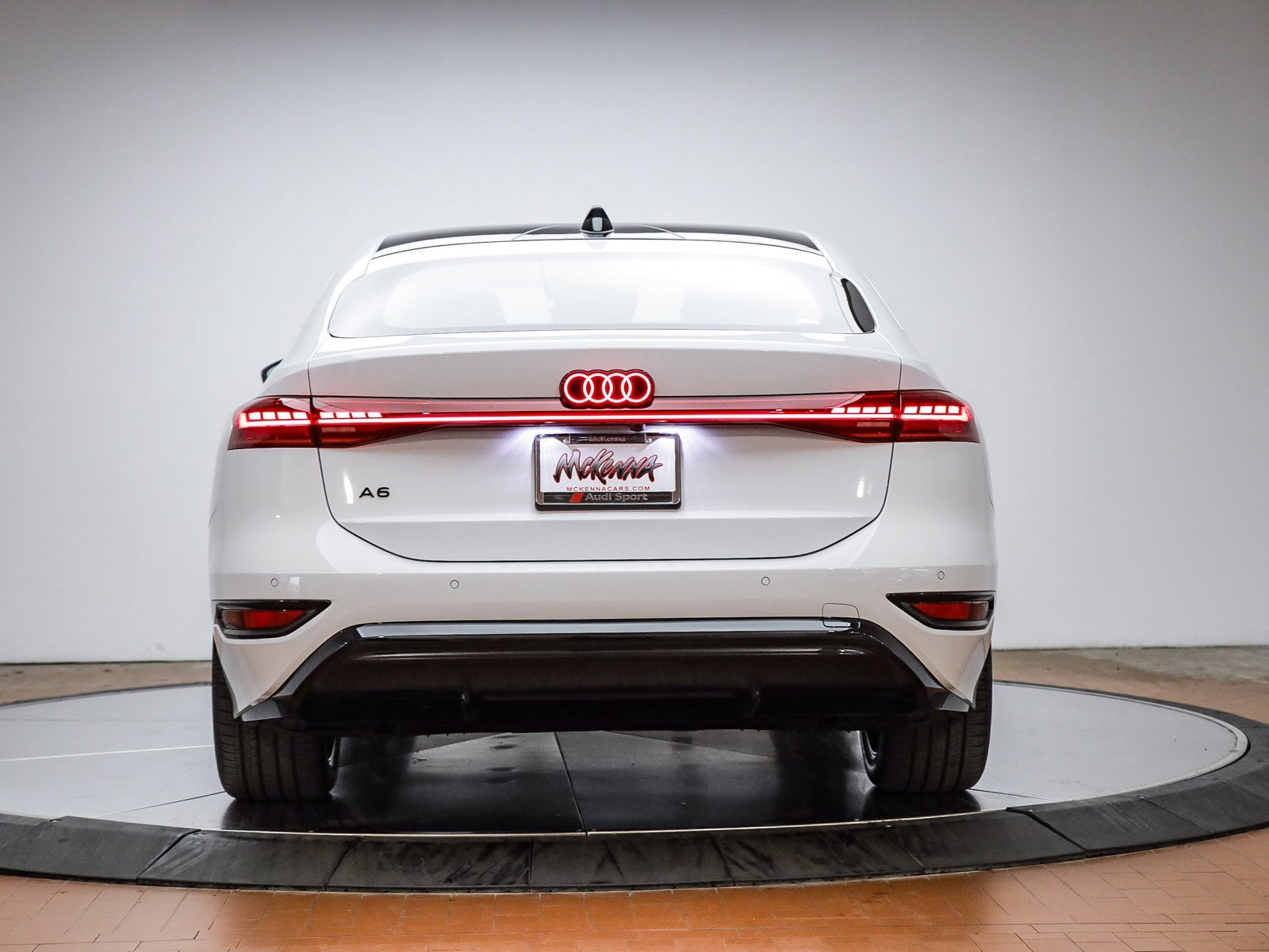 New 2025 Audi A6 e-tron Premium Plus image 9