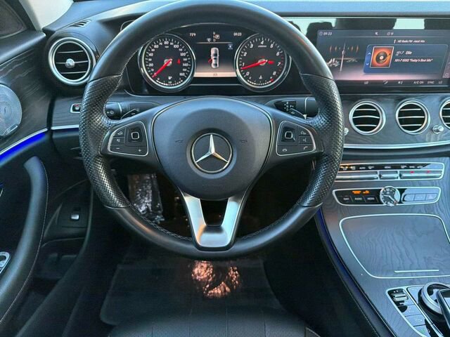 Used 2018 Mercedes-Benz E 300 image 18