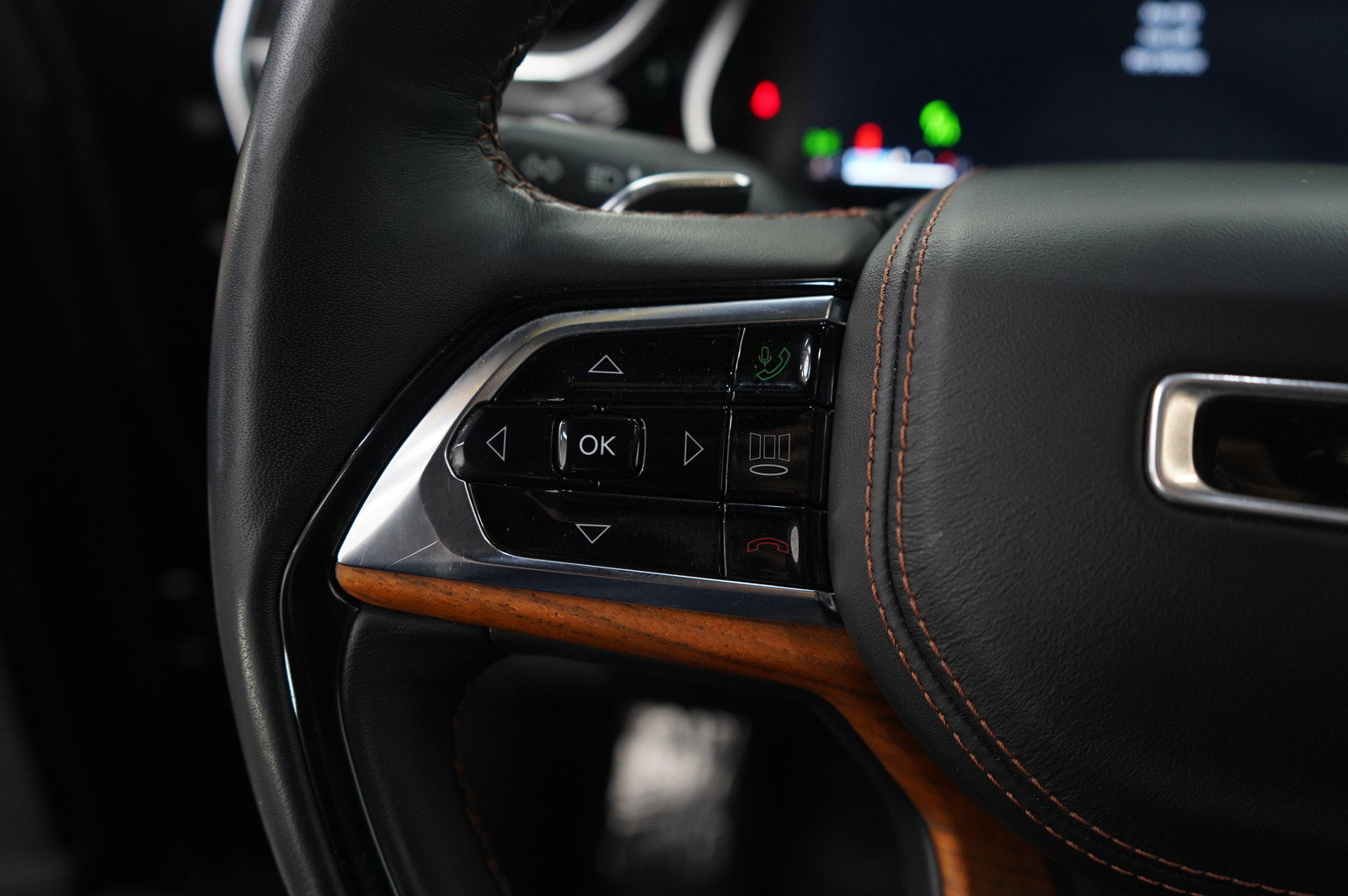 Used 2022 Jeep Grand Cherokee L Summit w/ Advanced Protech Group IV image 17