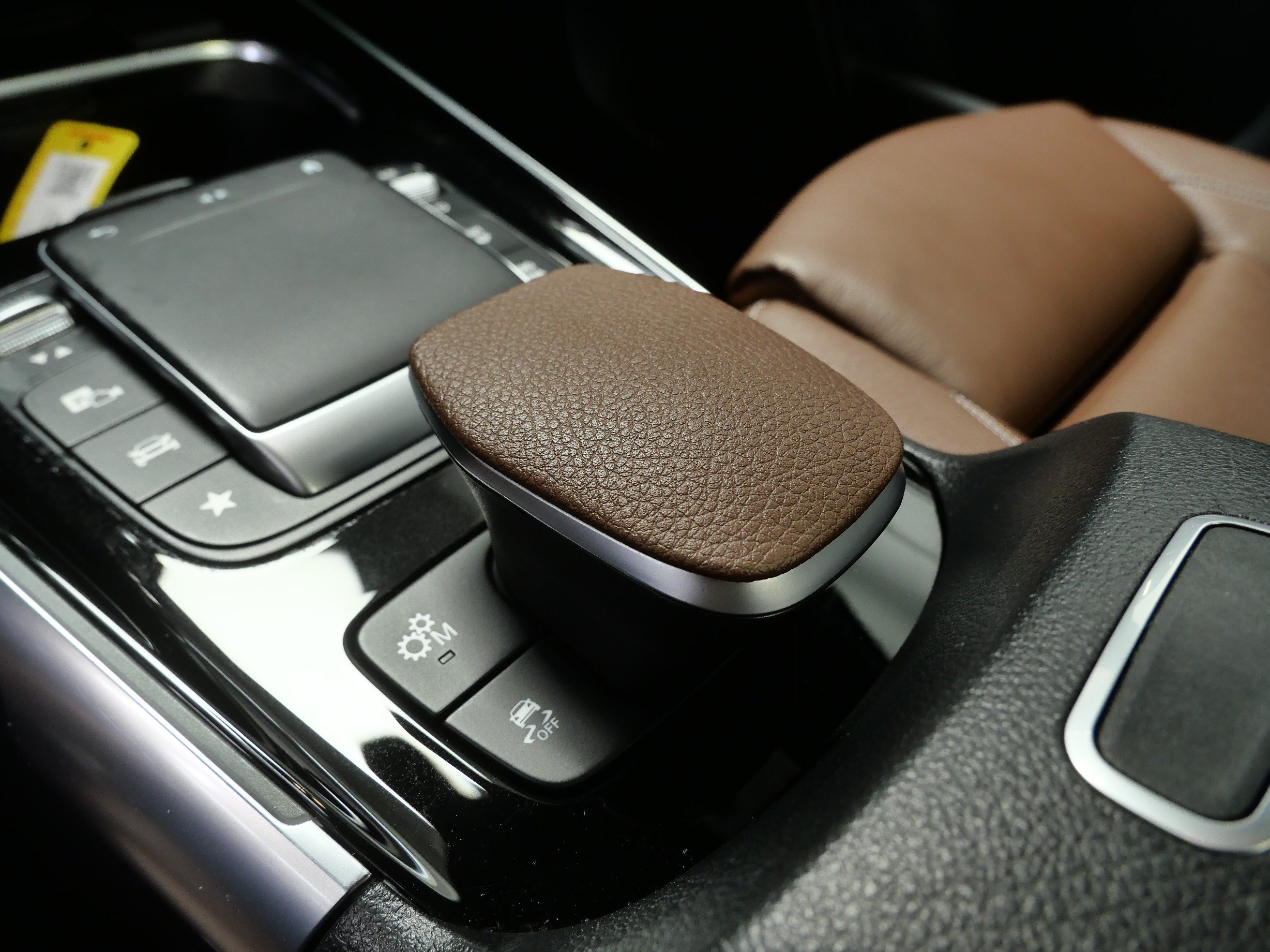 Certified 2022 Mercedes-Benz GLB 35 AMG 4MATIC image 36