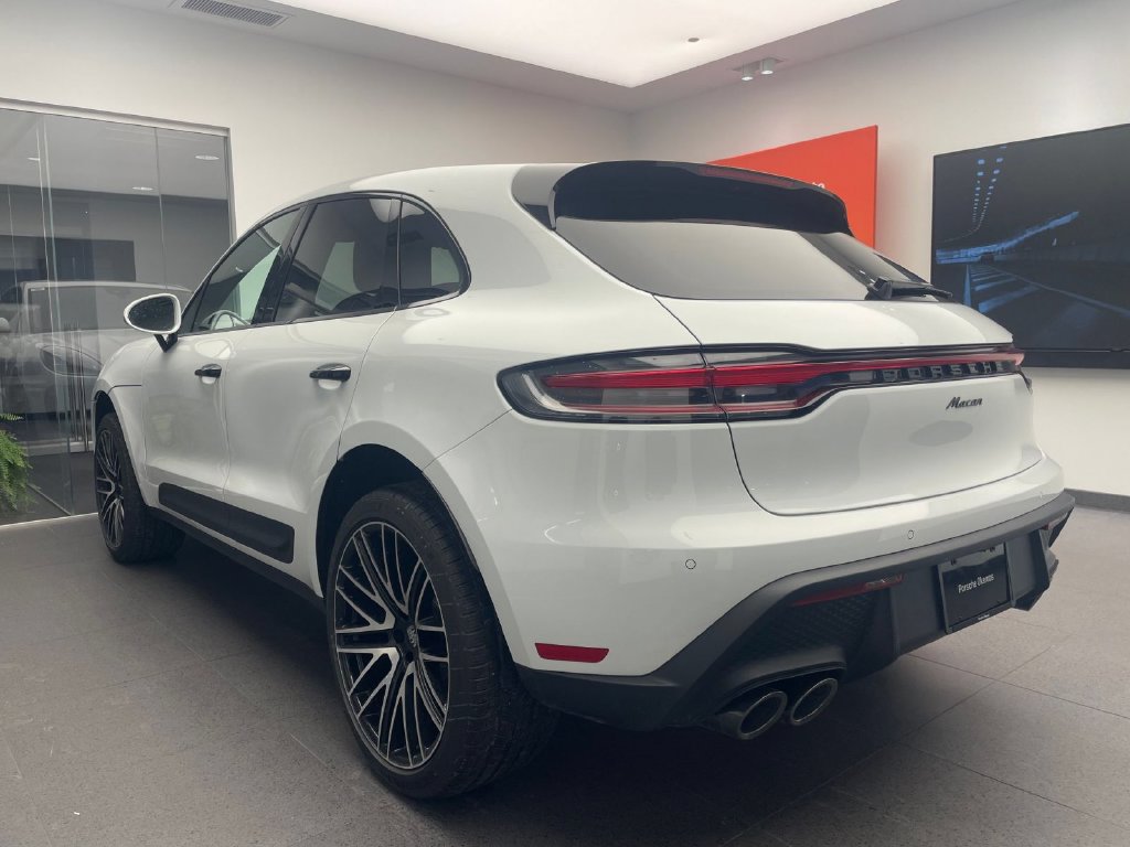 New 2026 Porsche Macan AWD/4WD image 3
