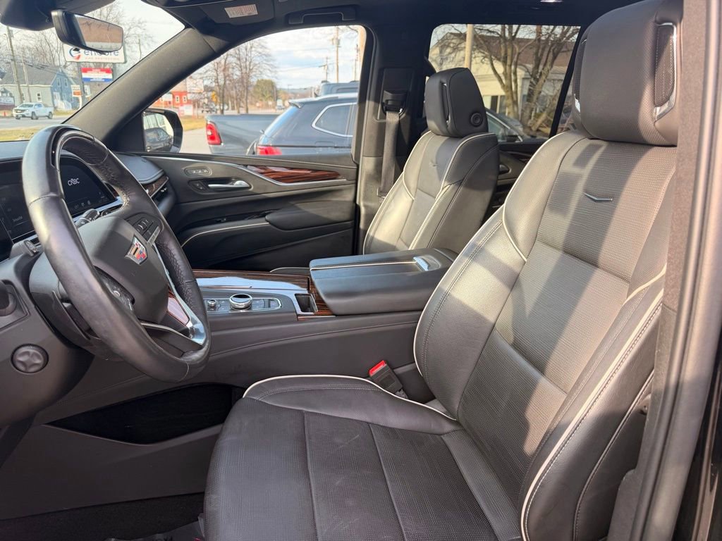 Used 2023 Cadillac Escalade Premium Luxury image 10