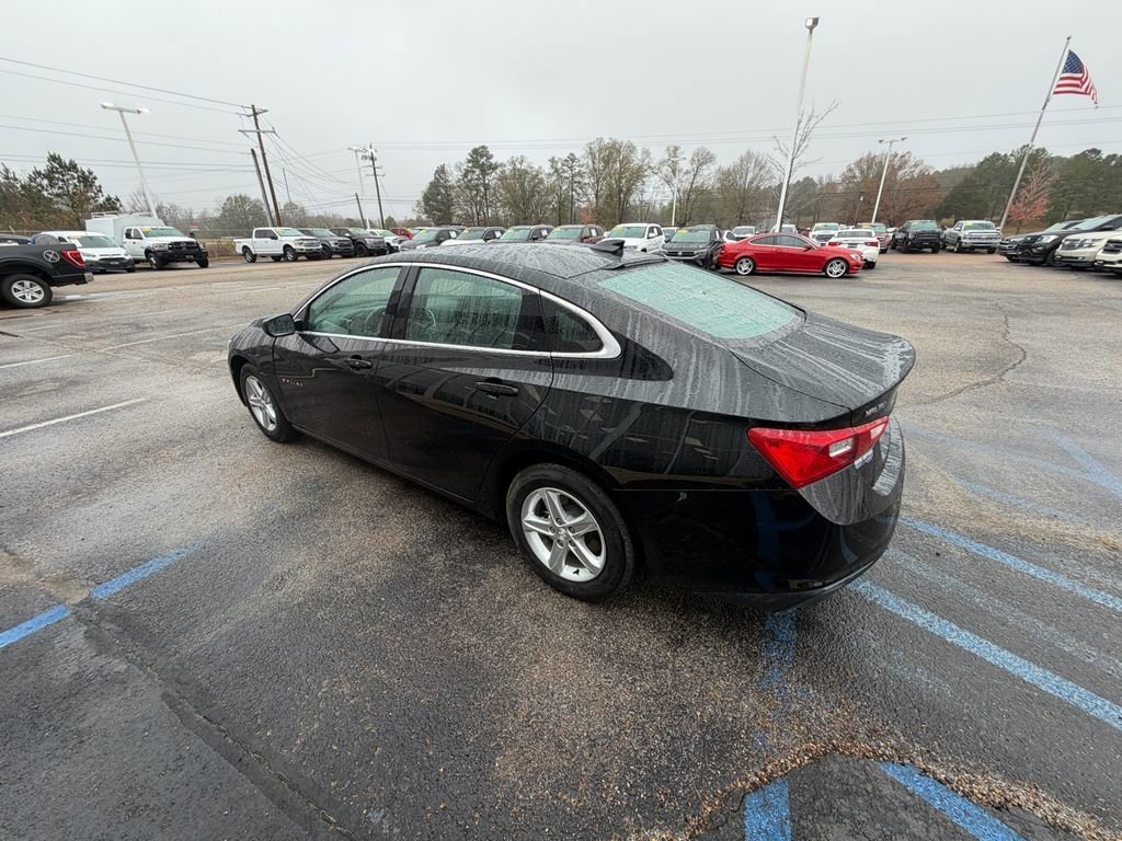 Used 2023 Chevrolet Malibu LT image 4