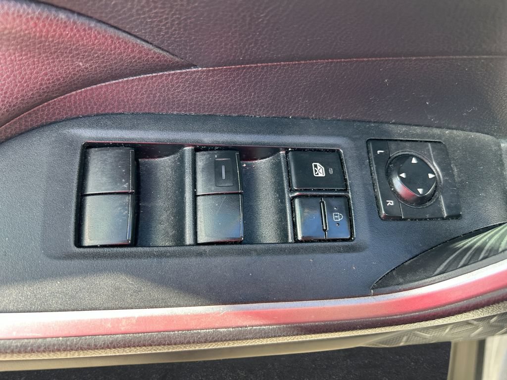 Used 2019 Toyota RAV4 LE FWD image 12
