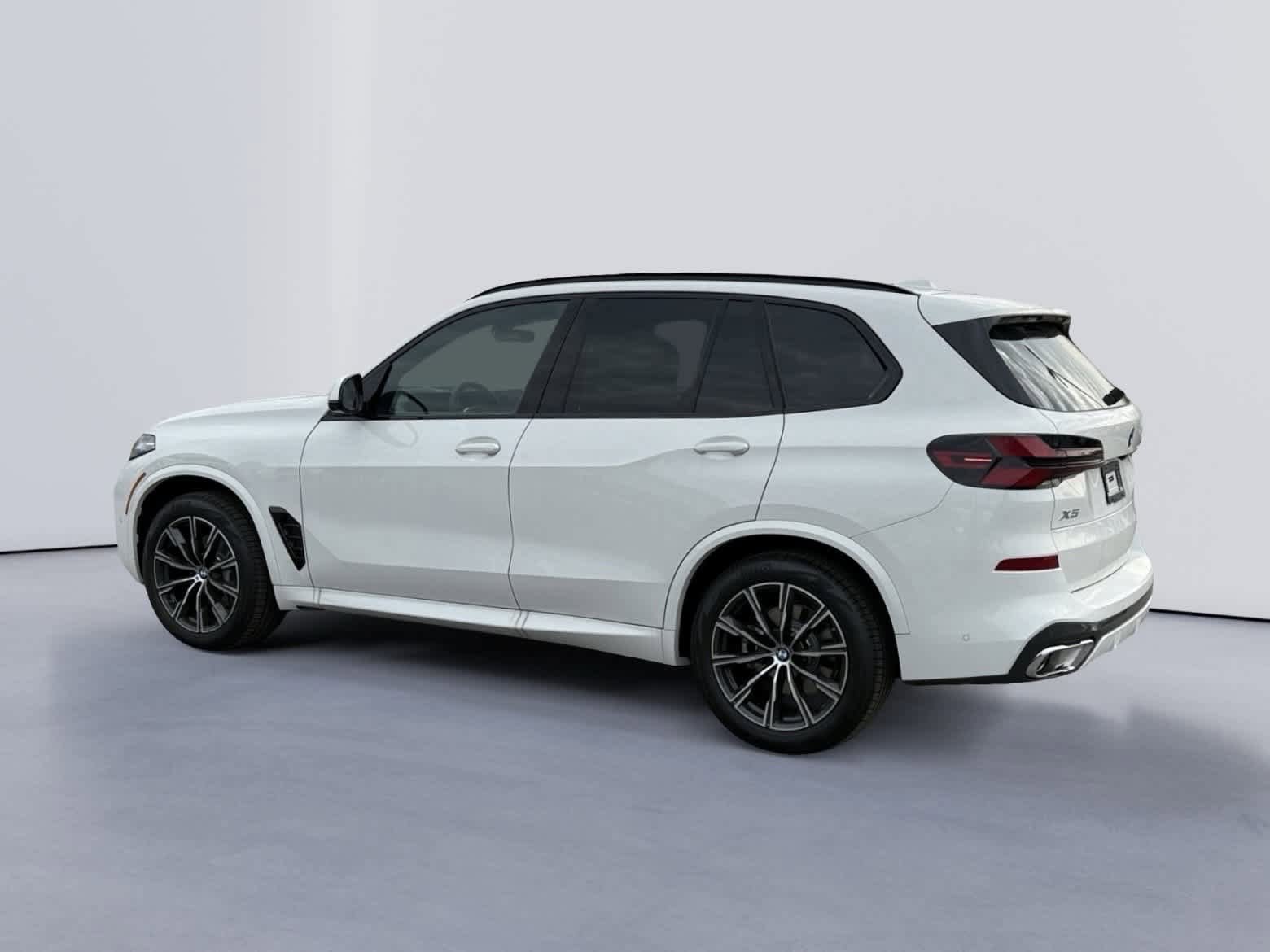 New 2026 BMW X5 sDrive40i w/ M Sport Package RWD image 5