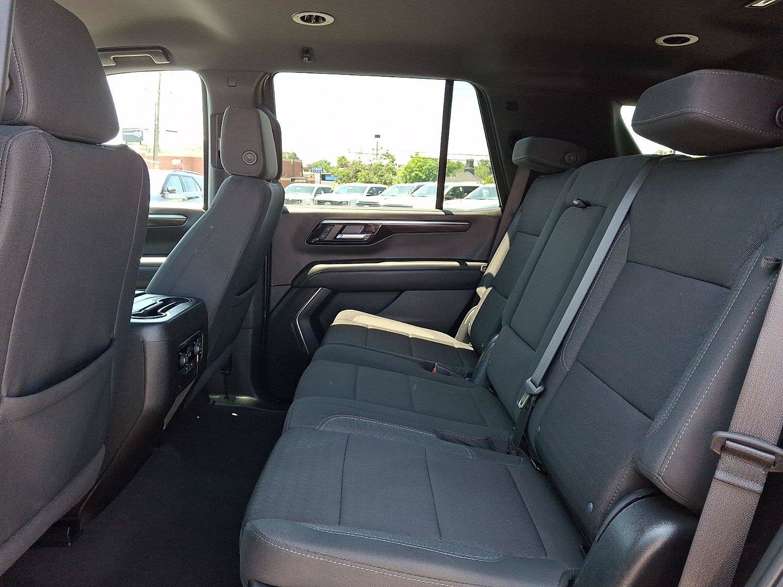 Used 2025 Chevrolet Tahoe LS AWD/4WD image 12