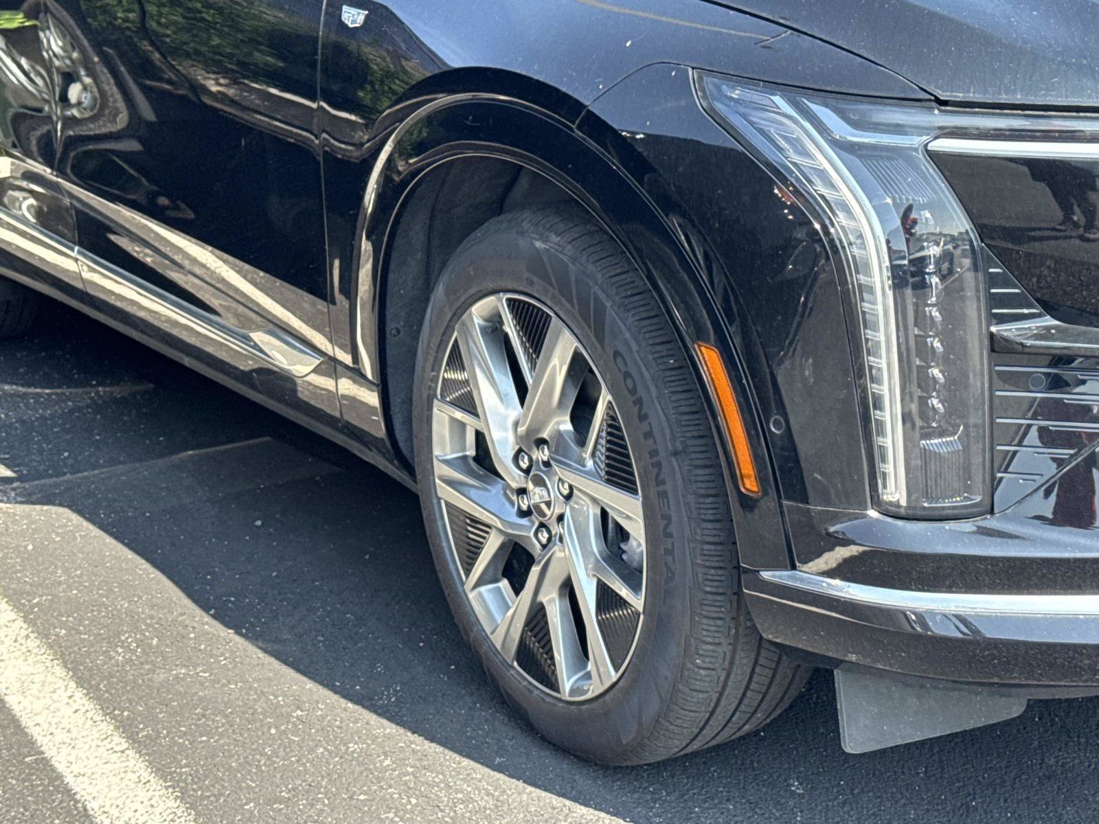 Certified 2025 Cadillac Optiq Luxury 1 AWD/4WD image 5