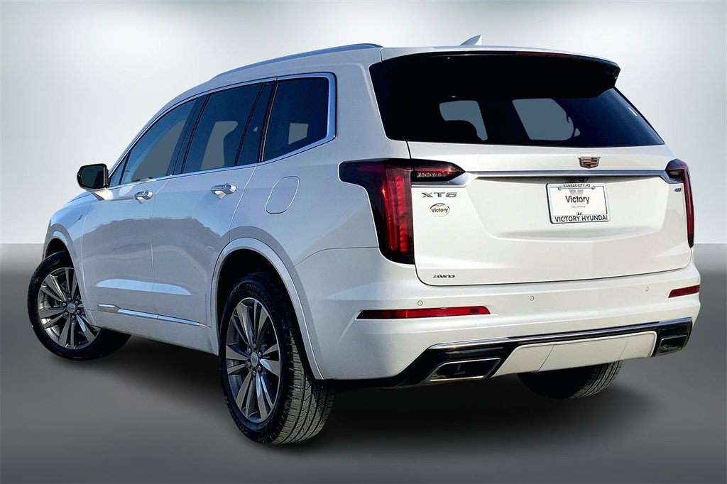 Used 2023 Cadillac XT6 Premium Luxury image 7