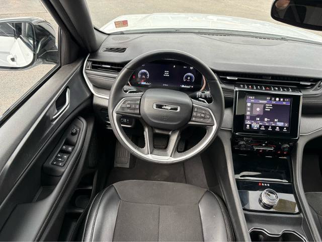 Used 2023 Jeep Grand Cherokee L Altitude AWD/4WD image 21