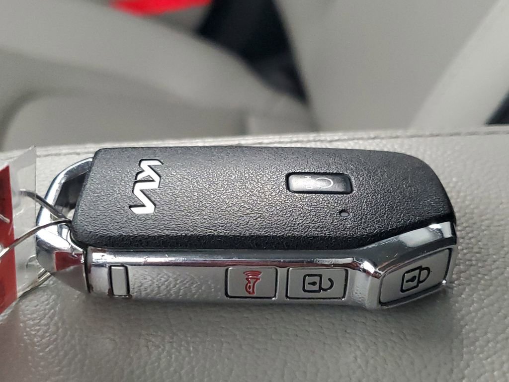 Used 2024 Kia Sportage EX image 28