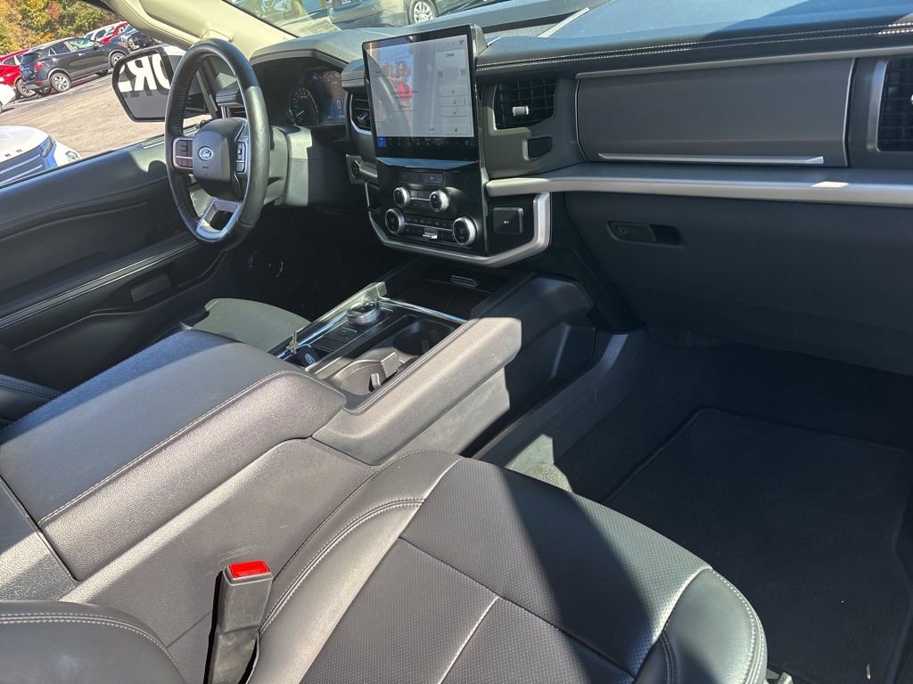 Used 2024 Ford Expedition XLT RWD image 34