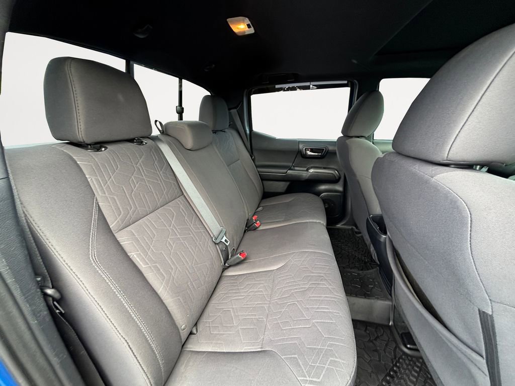 Used 2016 Toyota Tacoma TRD Off-Road AWD/4WD image 15