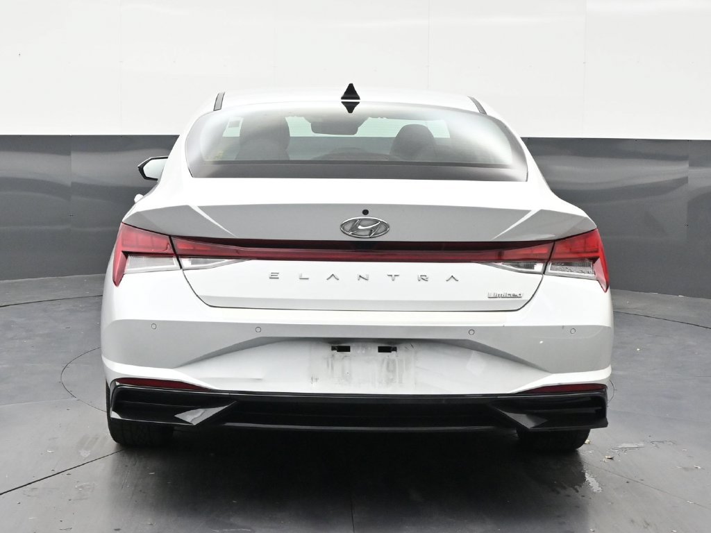 Used 2022 Hyundai Elantra Limited w/ Cargo Package FWD image 4