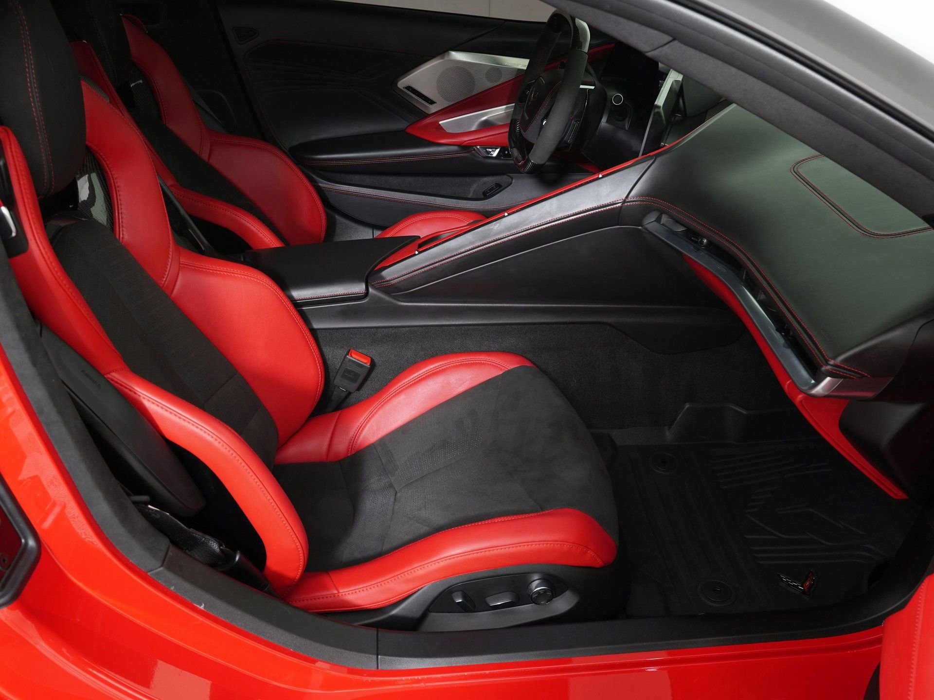 Used 2025 Chevrolet Corvette Z06 w/ Battery Protection Package image 7