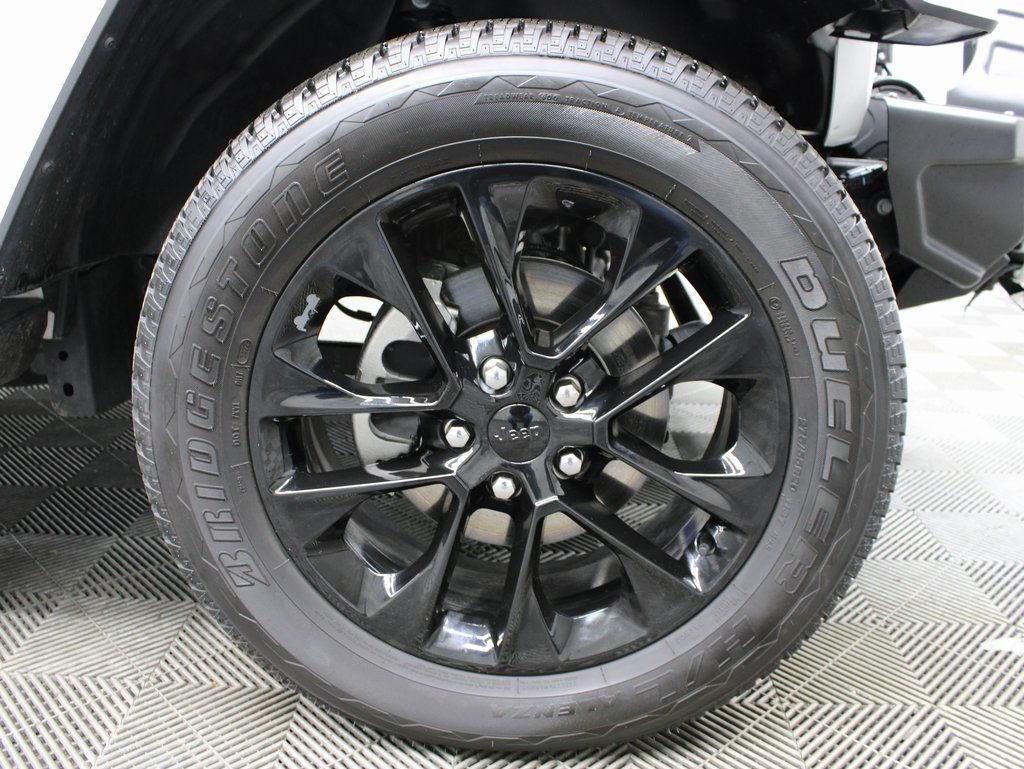 Used 2023 Jeep Wrangler Unlimited Sahara AWD/4WD image 8