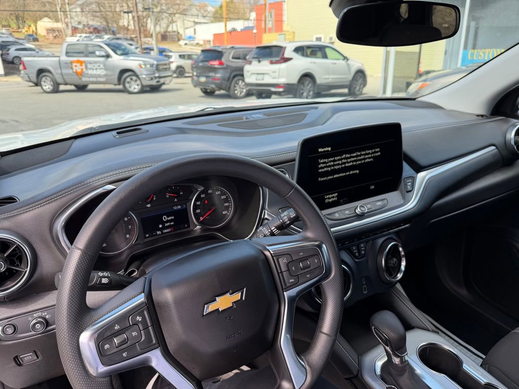 Used 2025 Chevrolet Blazer LT image 22