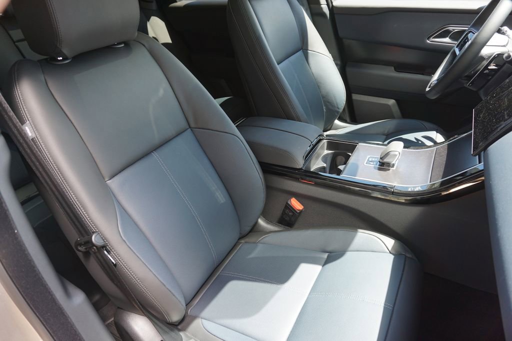 New 2026 Land Rover Range Rover Velar Dynamic SE image 24