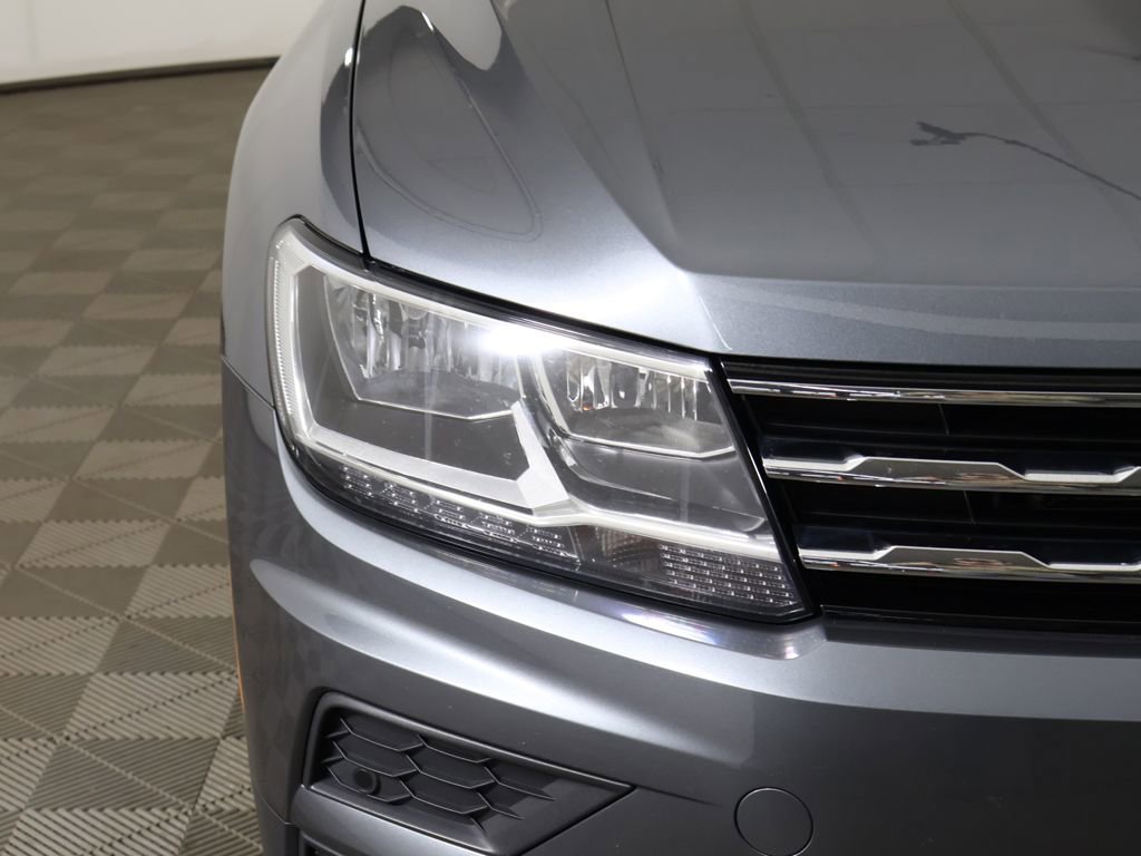 Used 2020 Volkswagen Tiguan SEL AWD/4WD image 15