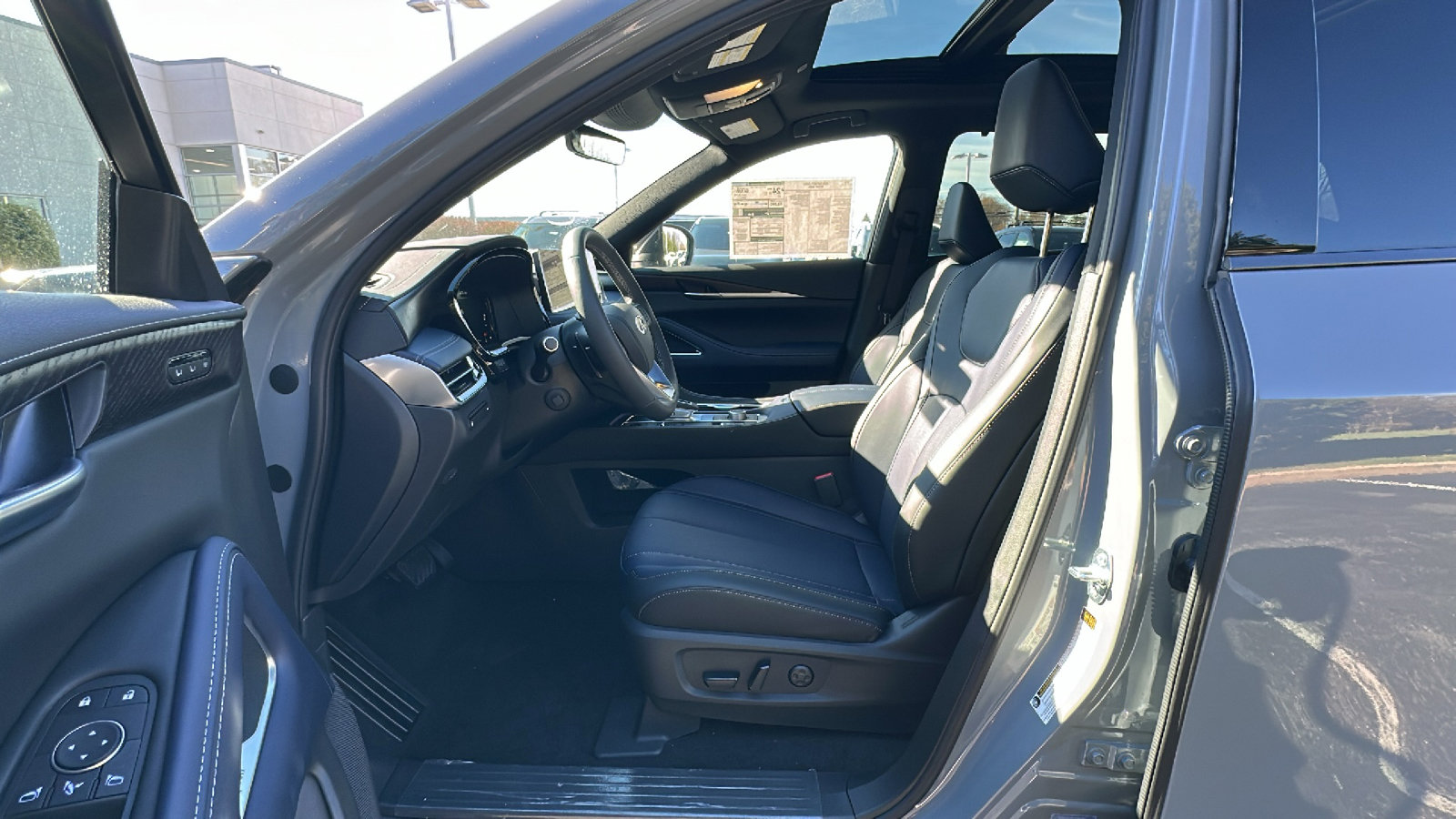 New 2026 INFINITI QX60 Sport w/ Dark Cargo Package image 7